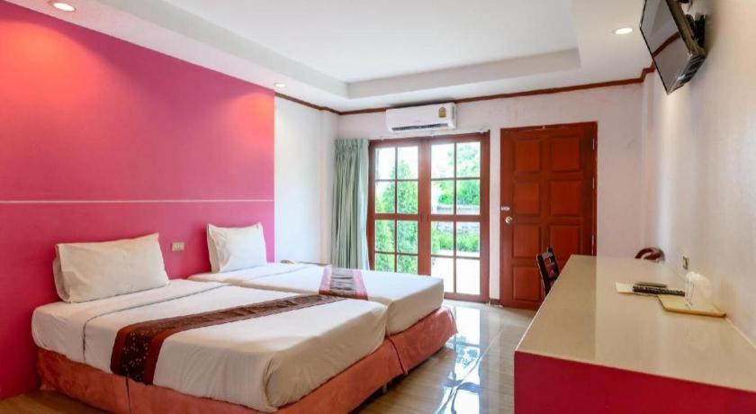 Beverly Hill Park Hotel Nakhon Sawan Exterior foto