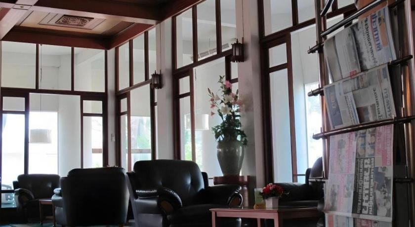 Beverly Hill Park Hotel Nakhon Sawan Exterior foto