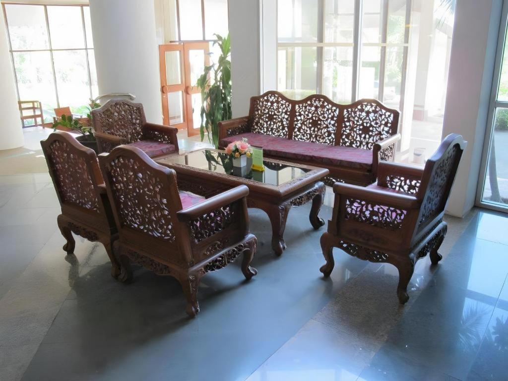 Beverly Hill Park Hotel Nakhon Sawan Exterior foto