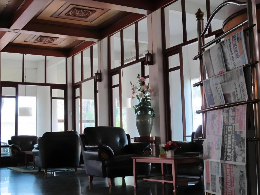 Beverly Hill Park Hotel Nakhon Sawan Exterior foto